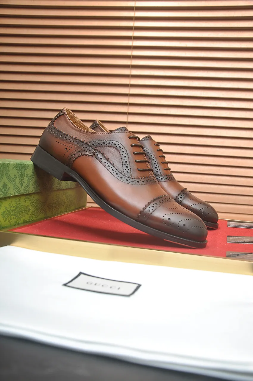 Men's shoes💰660💶 Brand: GUCCI (Gucci) Standard code: Men's code 39/44 (45/46 can be customized) Grade: Same as the official website Original quality Material: Original cowhide Water-dyed cowhide lining Original rubber outsole Style category: Men's fashionable casual leather shoes Distinguished big-name luxury elements top luxury Color: Actual picture